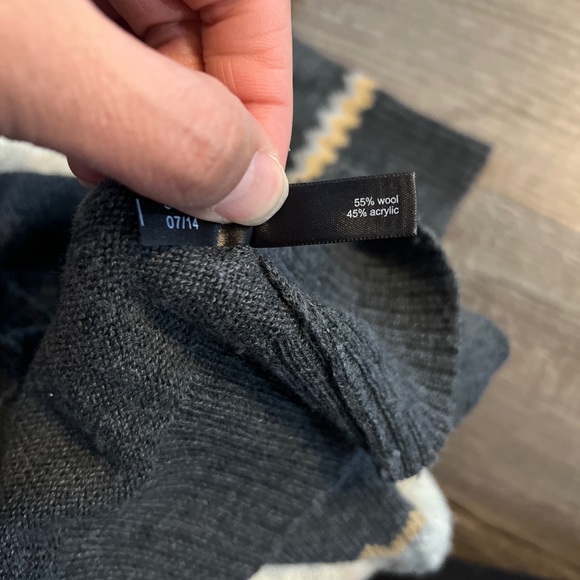 the limited Womens Size Medium diamond zig zag pattern sweater EUC barely worn - Picture 5 of 5